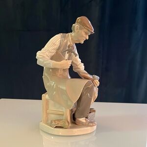 Vintage Lladro Porcelain Sculpture Figurine Art Piece - made in Spain